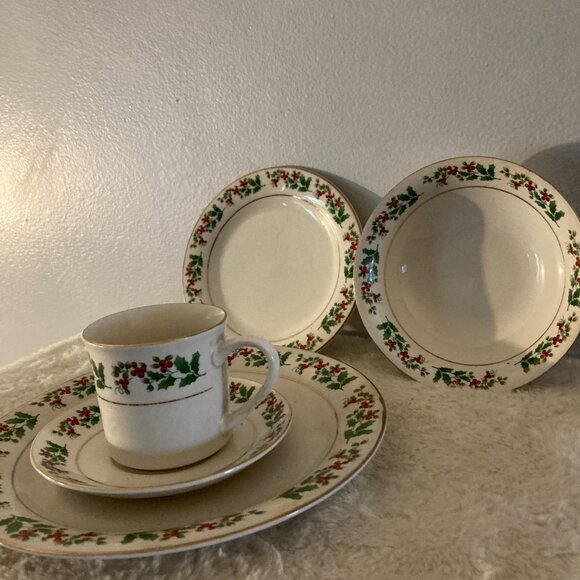 Gibson Designs Christmas Charm-Delight-Holiday-Harmony (5) Pc Place Setting - Picture 3 of 4